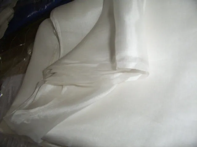 100% pure thin silk fabric [Snow White colour] tabby