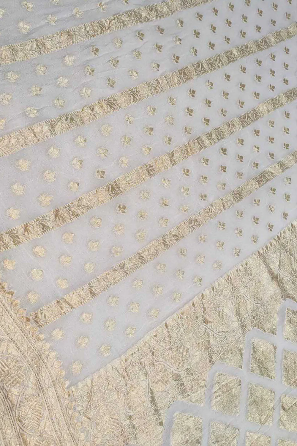 Stunning Dyeable Handloom Banarasi Pure Georgette Saree